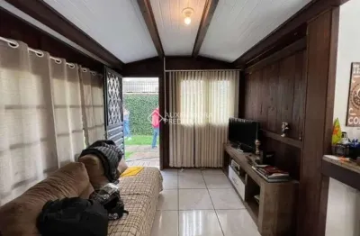 Casa em condomínio fechado com 2 quartos à venda na avenida guarujá, 156, guarujá, porto alegre, 150 m2 por r$ 404.000