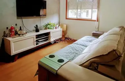 Apartamento com 2 quartos à venda na rua joão mora, 505, camaquã, porto alegre, 47 m2 por r$ 185.000
