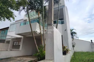 Casa com 3 quartos à venda na rua samuel wainstein, 201, hípica, porto alegre, 208 m2 por r$ 636.000