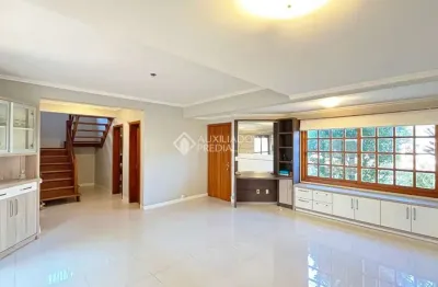 Casa com 3 quartos à venda na rua luiz delfino, 99, espírito santo, porto alegre, 182 m2 por r$ 749.000