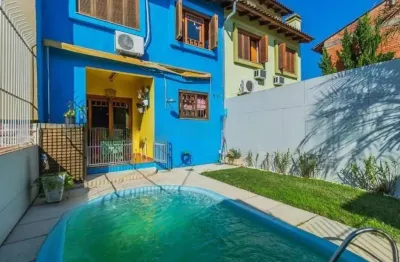 Casa com 3 quartos à venda na rua olécio cavedini, 45, espírito santo, porto alegre, 165 m2 por r$ 639.000