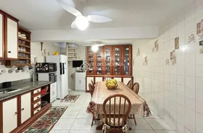 Casa com 4 quartos à venda na rua joão corrêa almeida, 30, vila nova, porto alegre, 171 m2 por r$ 599.000