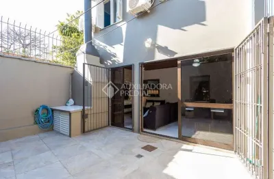Casa em condomínio fechado com 4 quartos à venda na acesso nelson silva, 39, vila nova, porto alegre, 170 m2 por r$ 470.000