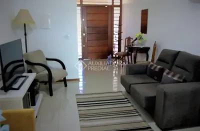 Casa com 3 quartos à venda na rua luzinete alves aragon, 491, hípica, porto alegre, 109 m2 por r$ 480.000