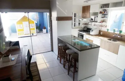Casa com 3 quartos à venda na rua manacá, 116, hípica, porto alegre, 162 m2 por r$ 580.000