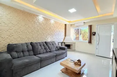 Casa com 3 quartos à venda na rua manacá, 116, hípica, porto alegre, 162 m2 por r$ 580.000