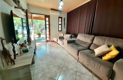 Casa em condomínio fechado com 2 quartos à venda na rua associação atlética trienon, 34, belém novo, porto alegre, 178 m2 por r$ 585.000