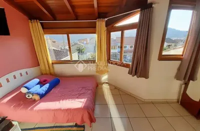 Casa em condomínio fechado com 4 quartos à venda na rua doutor hermes pacheco, 936, aberta dos morros, porto alegre, 136 m2 por r$ 545.000