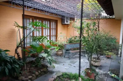 Casa em condomínio fechado com 3 quartos à venda na travessa marechal bormann, 115, teresópolis, porto alegre, 280 m2 por r$ 1.425.000