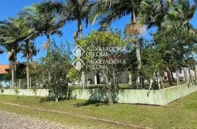 Casa com 3 quartos à venda na porto alegre, 827, paraíso (distrito), torres, 195 m2 por r$ 700.000