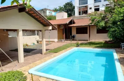 Casa com 3 quartos à venda na osvaldo aranha, 321, ipiranga, campo bom, 136 m2 por r$ 450.000