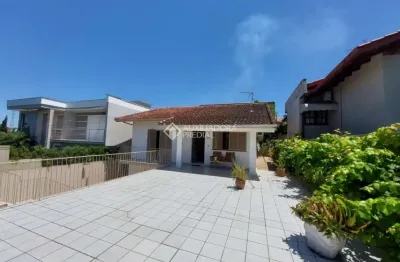 Casa com 3 quartos à venda na rua alfredo ebert, 460, petrópolis, novo hamburgo, 196 m2 por r$ 540.000