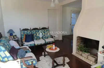 Casa com 4 quartos à venda na rua tristão de alencar, 181, primavera, novo hamburgo, 210 m2 por r$ 630.000