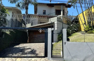 Casa com 3 quartos à venda na rua gramado, 359, ouro branco, novo hamburgo, 236 m2 por r$ 950.000