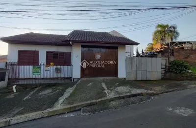 Casa com 2 quartos à venda na rua síria, 54, petrópolis, novo hamburgo, 36 m2 por r$ 380.000
