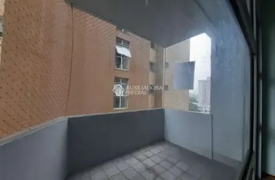 Apartamento com 2 quartos à venda na rua júlio de castilhos, 22, centro, novo hamburgo, 69 m2 por r$ 235.000
