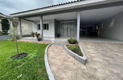 Casa com 3 quartos à venda na rua osvaldo aranha, 601, floresta, estância velha, 190 m2 por r$ 559.000