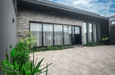 Casa com 3 quartos à venda na poços de caldas, 91, oeste, sapiranga, 270 m2 por r$ 1.300.000