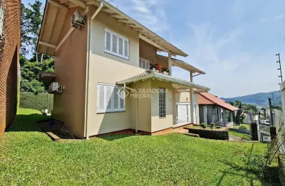 Casa com 3 quartos à venda na rua gustavo leopoldo feltes, 569, canudos, novo hamburgo, 205 m2 por r$ 870.000