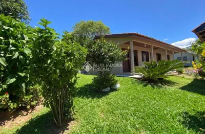 Casa com 3 quartos à venda na Rua Dona Virgínia, 141, Santa Fé, Gravataí, 2142 m2 por R$ 392.000