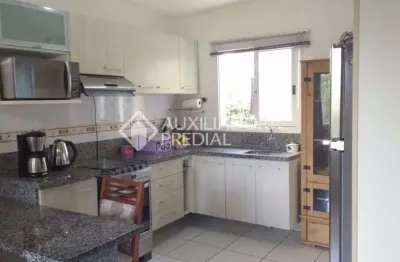 Casa em condomínio fechado com 2 quartos à venda na rua pedro petry, 190, rondônia, novo hamburgo, 59 m2 por r$ 240.000