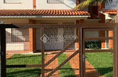 Casa em condomínio fechado com 2 quartos à venda na bem-te-vi, 955, capão novo, capão da canoa, 70 m2 por r$ 326.000