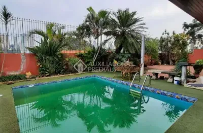 Casa com 3 quartos à venda na rua do louro, 235, guarani, novo hamburgo, 273 m2 por r$ 750.000