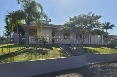 Casa com 3 quartos à venda na Rua Itália, 23, Petrópolis, Novo Hamburgo, 147 m2 por R$ 638.000