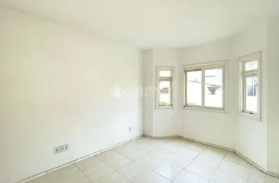 Casa em condomínio fechado com 3 quartos à venda na rua osório mendes ouriques, 332, guarujá, porto alegre, 161 m2 por r$ 350.000