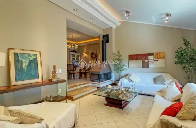 Casa com 4 quartos à venda na rua moema, 547, chácara das pedras, porto alegre, 313 m2 por r$ 2.177.000