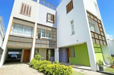 Casa com 2 quartos à venda na rua vinte e quatro de agosto, 136, jardim itu sabará, porto alegre, 139 m2 por r$ 780.000