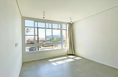 Casa com 2 quartos à venda na rua vinte e quatro de agosto, 136, jardim itu sabará, porto alegre, 139 m2 por r$ 820.000