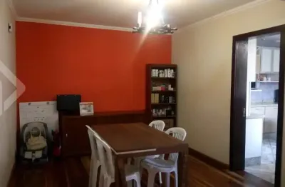 Casa em condomínio fechado com 3 quartos à venda na damasceno vieira, 119, partenon, porto alegre, 238 m2 por r$ 689.000