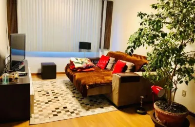 Apartamento com 2 quartos à venda na rua doutor dário de bittencourt, 225, jardim europa, porto alegre, 68 m2 por r$ 450.000