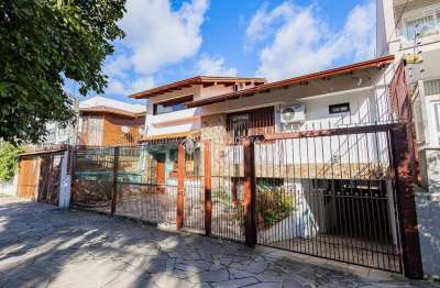 Casa com 4 quartos à venda na rua professor ulisses cabral, 64, chácara das pedras, porto alegre, 396 m2 por r$ 1.930.000