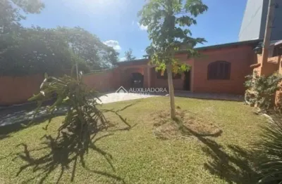 Casa com 3 quartos à venda na avenida doutor sezefredo azambuja vieira, 5324, olaria, canoas, 130 m2 por r$ 326.000