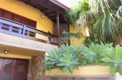 Casa com 4 quartos à venda na Rua Josefa Barreto, 105, Passo das Pedras, Porto Alegre, 250 m2 por R$ 500.000