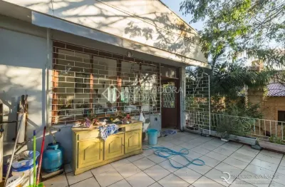 Casa em condomínio fechado com 5 quartos à venda na rua joão berutti, 324, chácara das pedras, porto alegre, 352 m2 por r$ 1.500.000