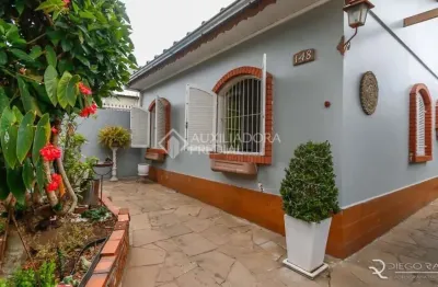 Casa em condomínio fechado com 3 quartos à venda na rua bernardo guimarães, 148, partenon, porto alegre, 140 m2 por r$ 550.000