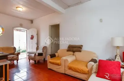 Casa em condomínio fechado com 3 quartos à venda na rua bernardo guimarães, 148, partenon, porto alegre, 140 m2 por r$ 550.000