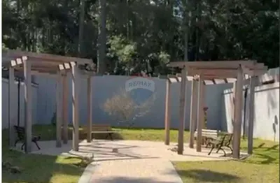 OPORTUNIDADE DE RENDA em Pinhais: LOTE 330m² com Duas Casas e Barracão no Mesmo Terreno