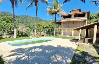 Casa de alto padrão em condomínio exclusivo na Vargem Grande, Rio de Janeiro - RJ: 4 quartos, 3 suítes, 1 sala, 6 banheiros, 6 vagas, 300m².