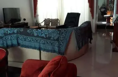 Sobrado à à venda 4 quartos quartos em santo andré - 810.000,00