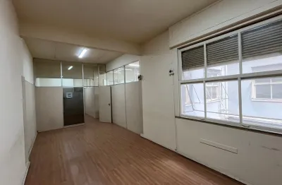 Conjunto de recepção, 5 salas, cozinha, 2.banheiros, 2 por andar