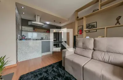 Apartamento moderno, aconchegante, bem iluminado e pronto para morar. ?