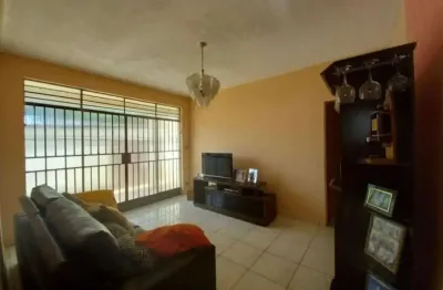 Casa com 3 quartos à venda na Rua Pequiá, 55, Suzana, Belo Horizonte por R$ 750.000