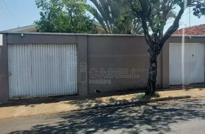 Casa com 3 quartos à venda na Rua João Gurgel, 3087, Centro, Araraquara, 236 m2 por R$ 380.000