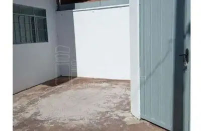 Casa com 2 quartos à venda na Rua Alfredo do Amaral Gurgel, 404, Jardim Universal, Araraquara, 64 m2 por R$ 220.000