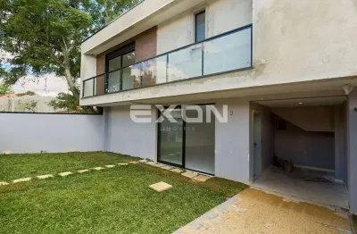 Lindo Sobrado à Venda com 3 Suítes – Localização Privilegiada no Orleans