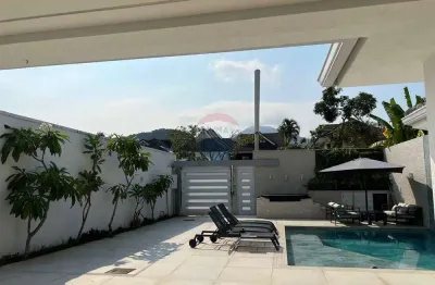 ALUGA-SE Cobertura Condomínio Blue House, Mobiliada 550mtrs², Rua Dinas Fat, Barra da Tijuca!